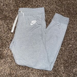 Women’s Nike sweat pants joggers grey size medium